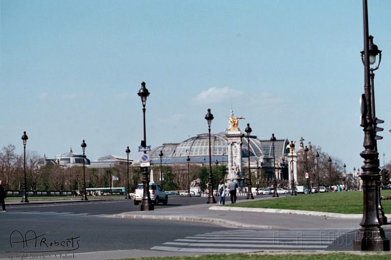 Paris 1.jpg - Street level.